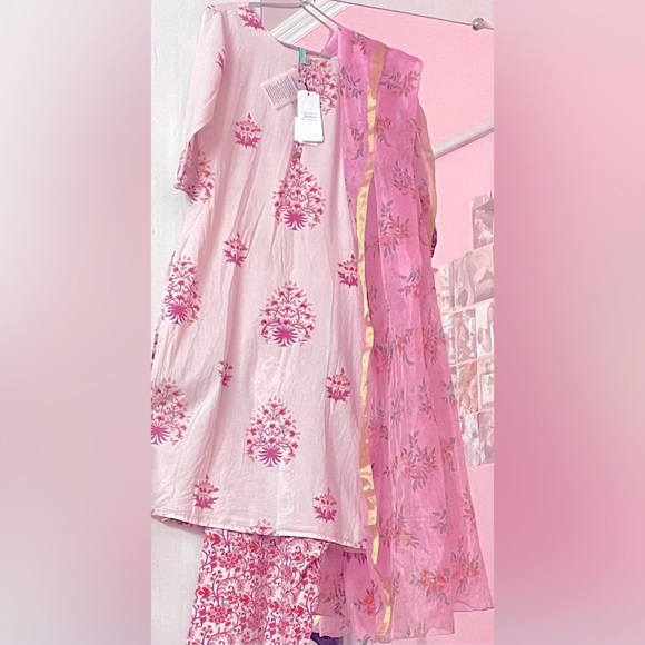 Beautiful cotton Suit-Dupatta in Size M, light pink colour, perfect for summer - Picture 6 of 9